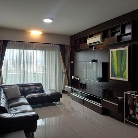 K. Riverfront Apartment Ipoh Eksteriør billede