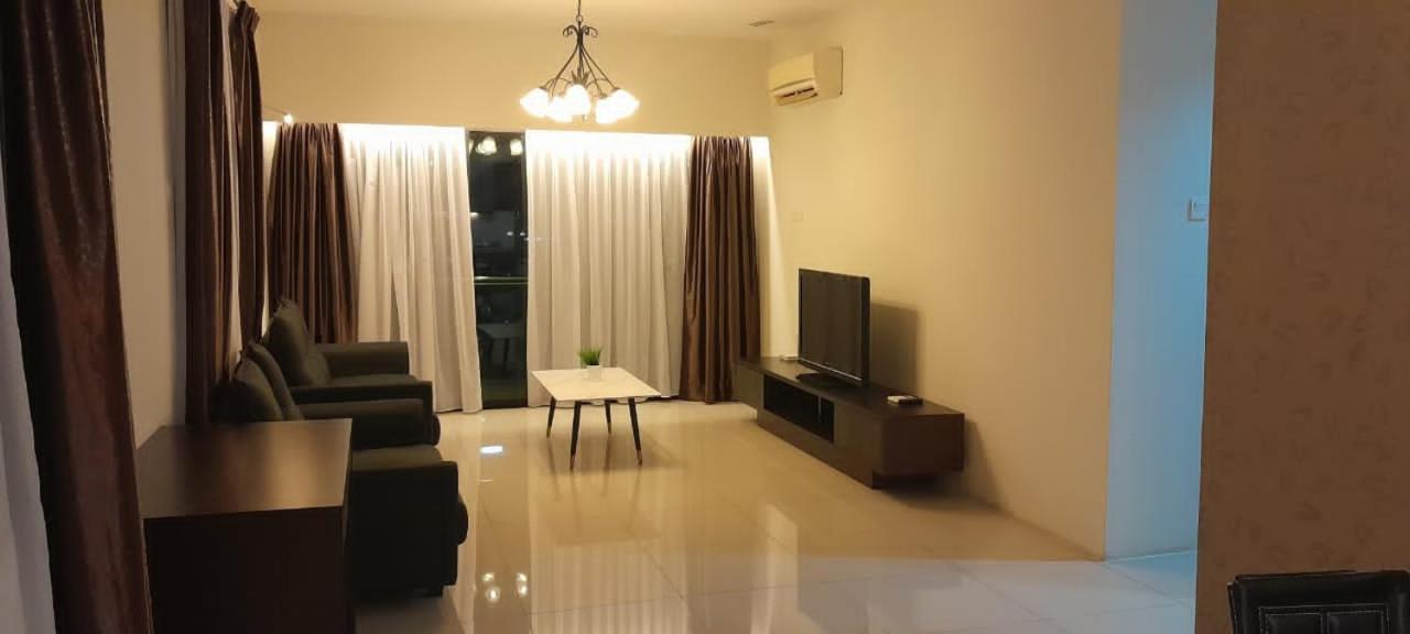 K. Riverfront Apartment Ipoh Eksteriør billede