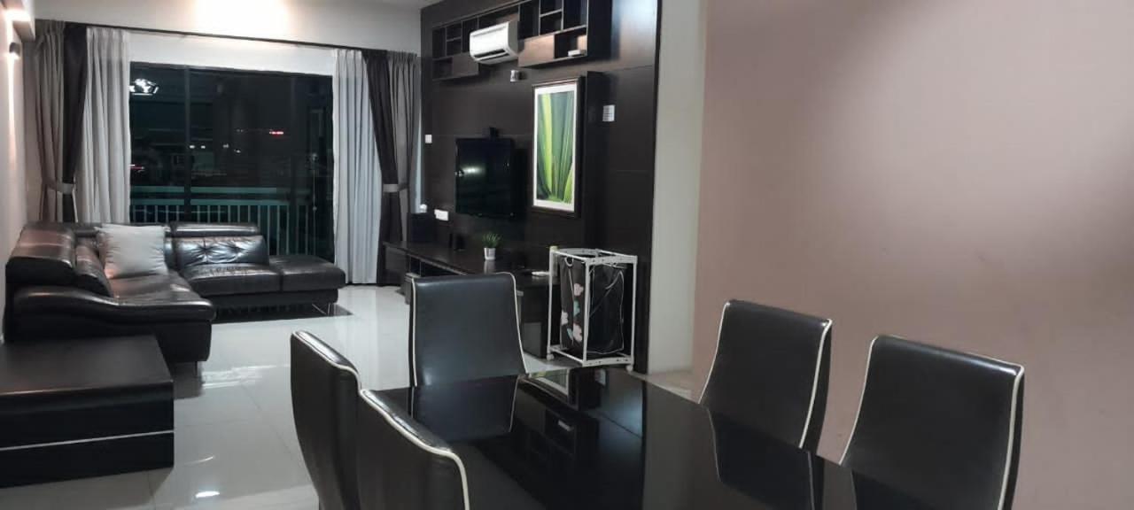 K. Riverfront Apartment Ipoh Eksteriør billede